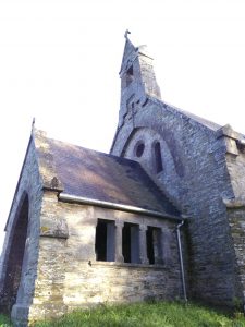Le porche de la chapelle Saint Clément