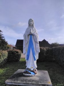 Statue de la Vierge Marie, à Saint-Michel-et-Chanveaux (49420)