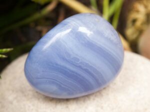 Calcédoine bleue, Agate blue lace, en pierre roulée