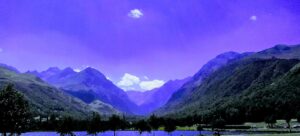 Emanations énergétiques en montagne : la Flamme Violette en action