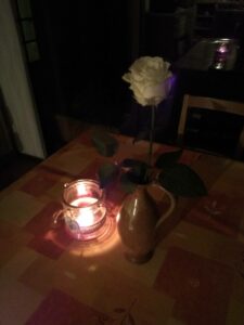 Rose blanche et bougie pour les Anges et les Par'Anges, le 15 Octobre