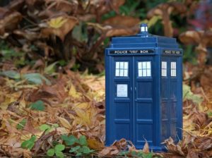 Pour ceux qui connaissent : Dr Who, "maître du temps"