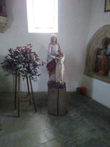 Statue de Sainte Anne, chapelle de la Magdeleine en forêt du Gâvre (44)