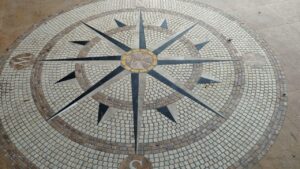La rose des vents : un symbole fort d'orientation