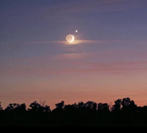 La planète Vénus et la Lune, réunies dans le ciel nocturne de ce mois de septembre 2026 La planète Vénus et la Lune, réunies dans le ciel nocturne de ce mois de septembre 2026